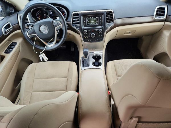 2017 JEEP GRAND CHEROKEE LAREDO 4X2