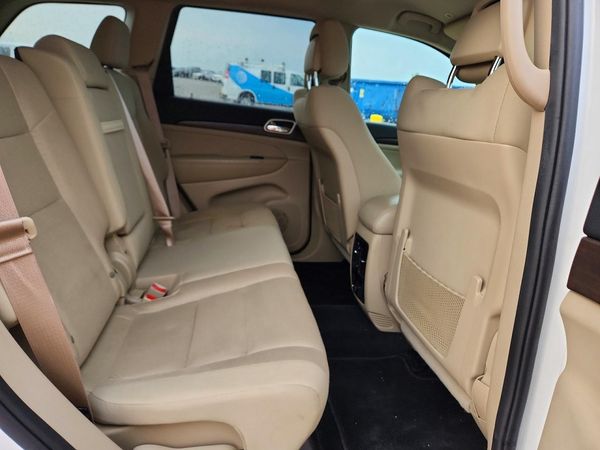 2017 JEEP GRAND CHEROKEE LAREDO 4X2