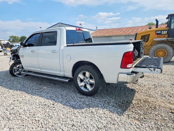 2017 RAM 1500 SLT