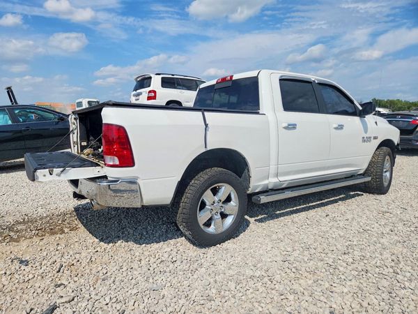 2017 RAM 1500 SLT