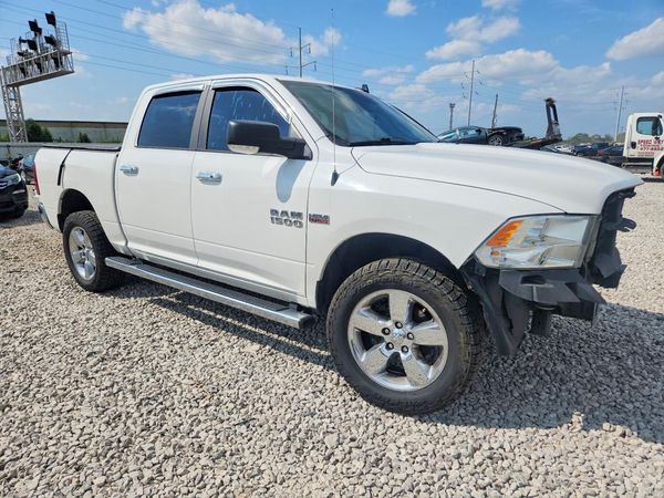 2017 RAM 1500 SLT