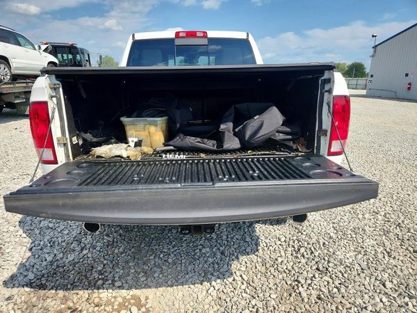 2017 RAM 1500 SLT
