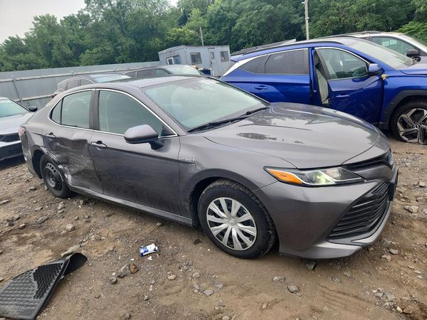 2019 TOYOTA CAMRY