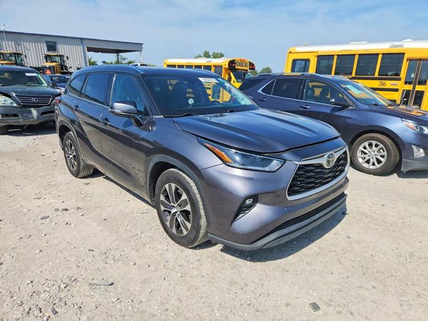 2021 TOYOTA HIGHLANDER XLE