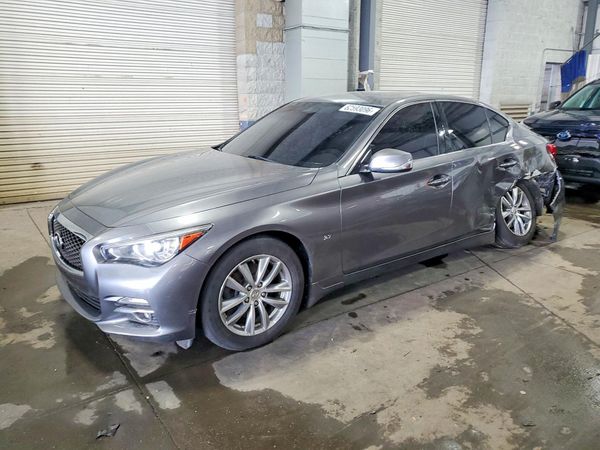 2015 INFINITI Q50 — Front 3/4
