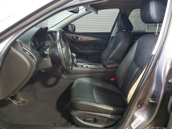 2015 INFINITI Q50 — DENT