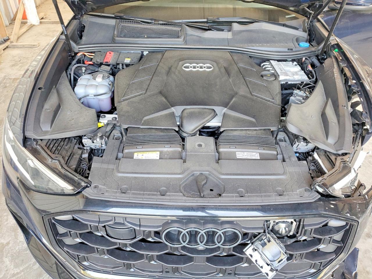 2025 AUDI Q8