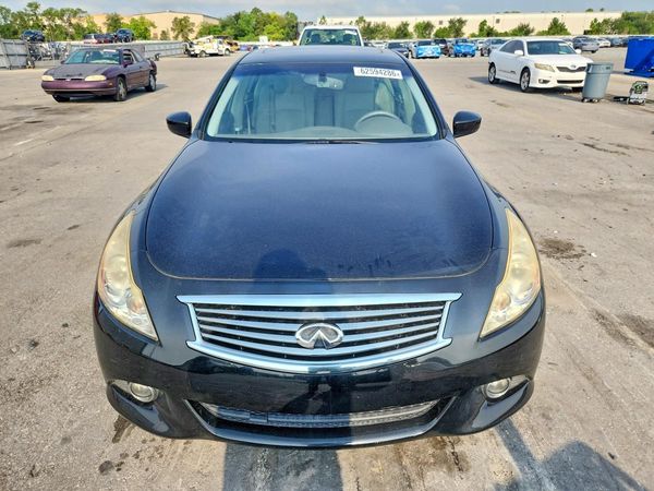 2015 INFINITI Q40