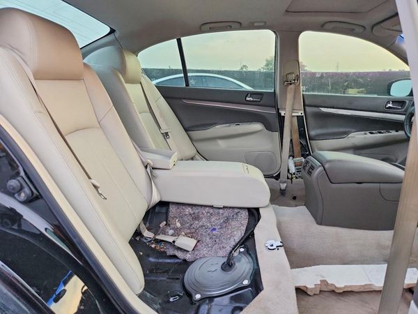 2015 INFINITI Q40