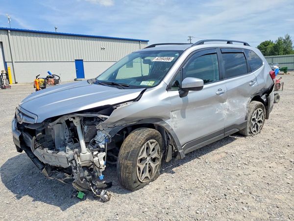2021 SUBARU FORESTER Premium