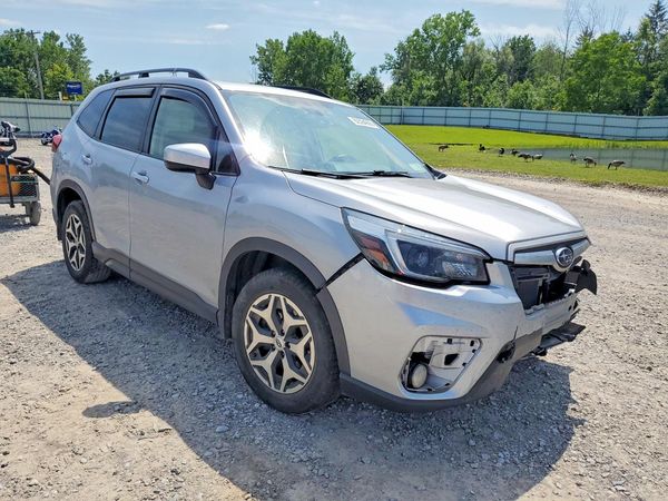 2021 SUBARU FORESTER Premium