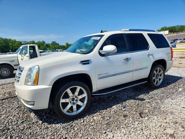 2013 CADILLAC ESCALADE Luxury