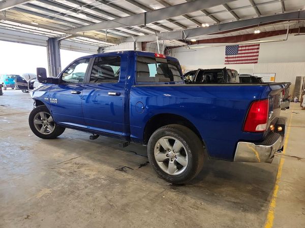 2017 RAM 1500 SLT CREW CAB 4X4