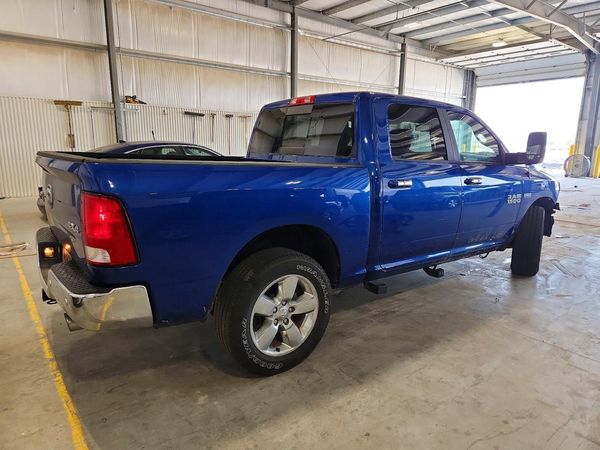2017 RAM 1500 SLT CREW CAB 4X4
