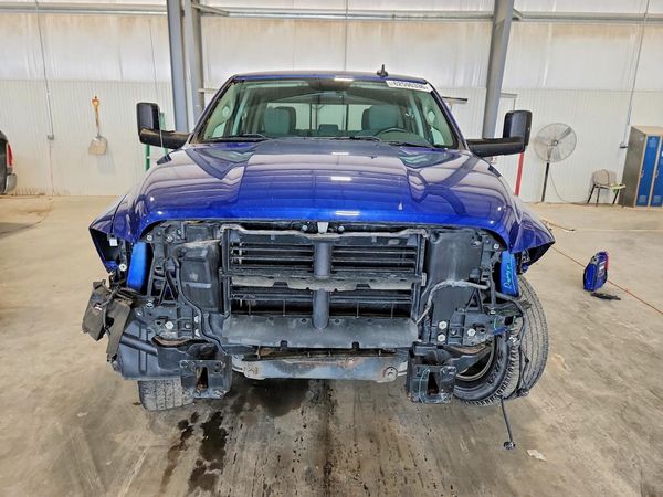 2017 RAM 1500 SLT CREW CAB 4X4