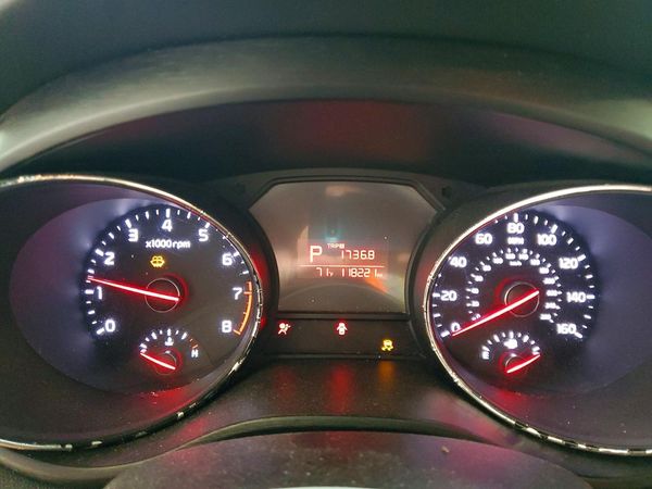 2016 KIA SEDONA LX - Middle-low