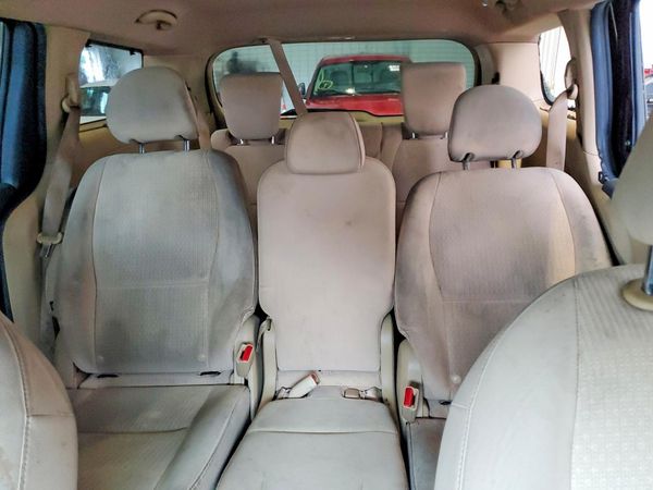 2016 KIA SEDONA LX - Middle-low