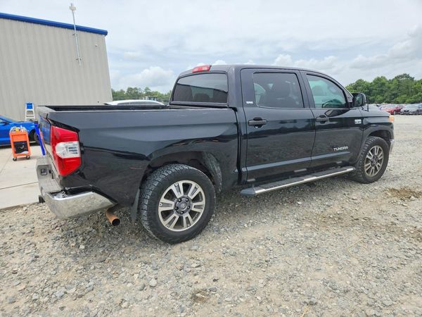 2017 TOYOTA TUNDRA SR5