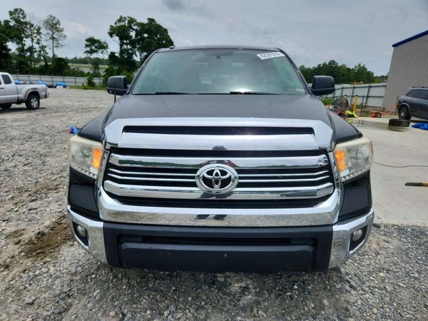 2017 TOYOTA TUNDRA SR5