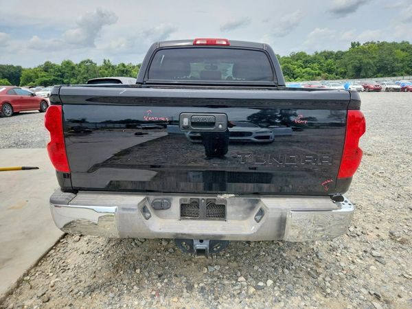 2017 TOYOTA TUNDRA SR5
