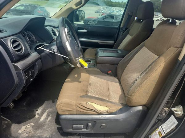 2017 TOYOTA TUNDRA SR5