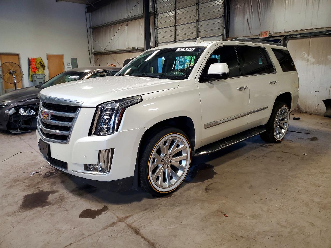 2015 CADILLAC ESCALADE Luxury