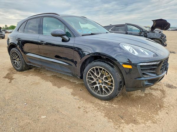 2018 PORSCHE MACAN