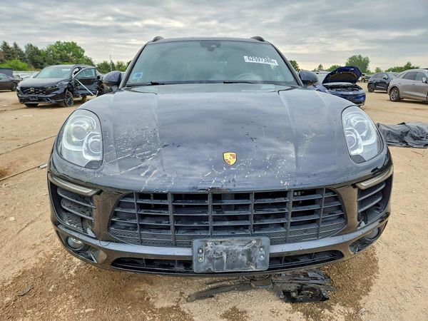 2018 PORSCHE MACAN