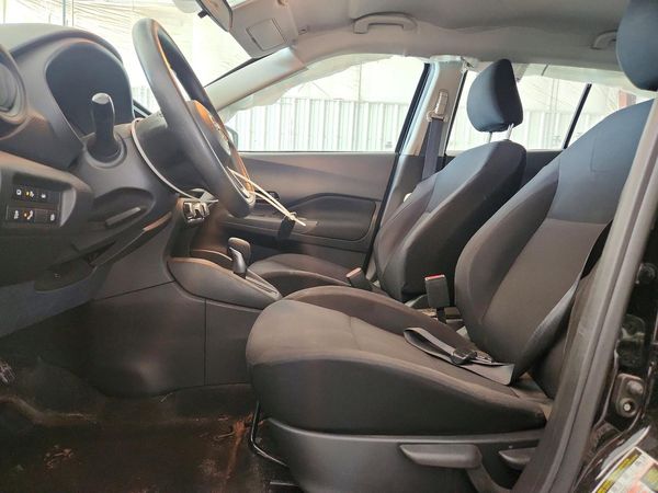 2023 NISSAN KICKS S