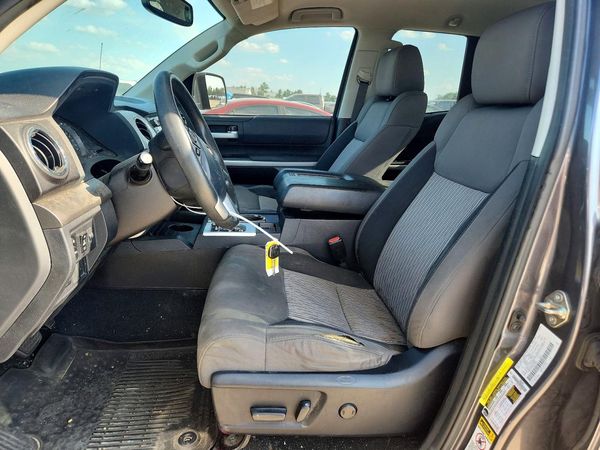 2017 TOYOTA TUNDRA SR/SR5