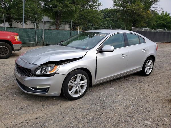 2015 VOLVO S60