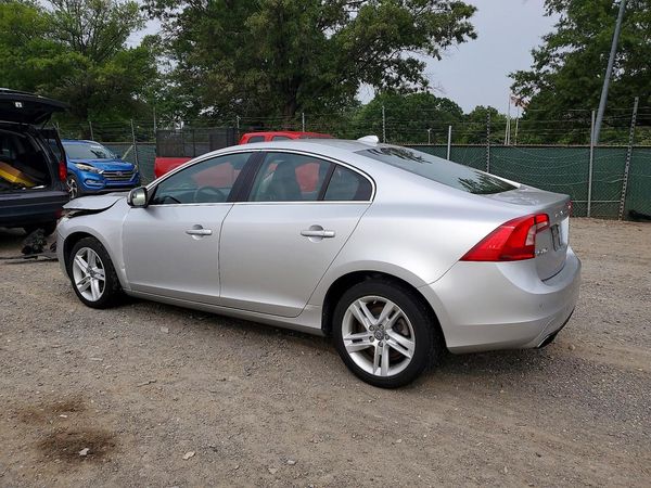 2015 VOLVO S60