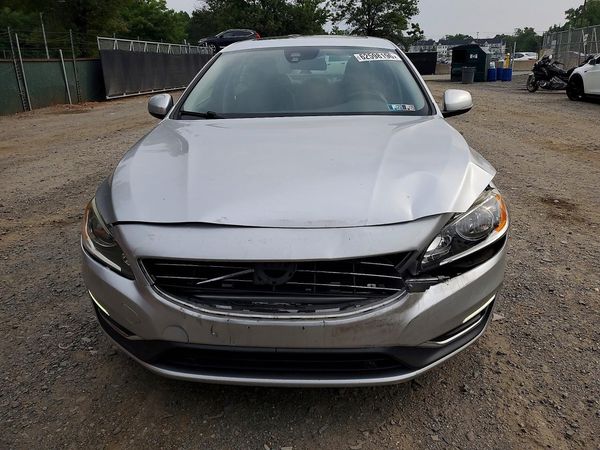 2015 VOLVO S60