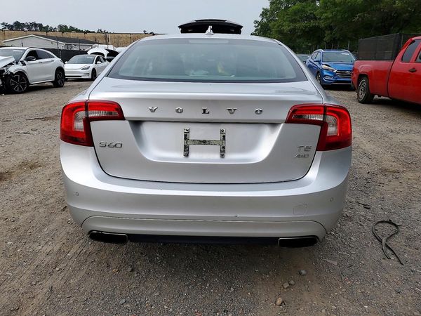 2015 VOLVO S60