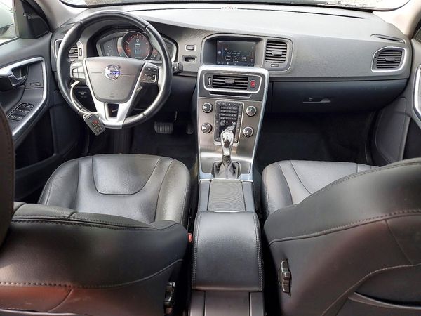 2015 VOLVO S60