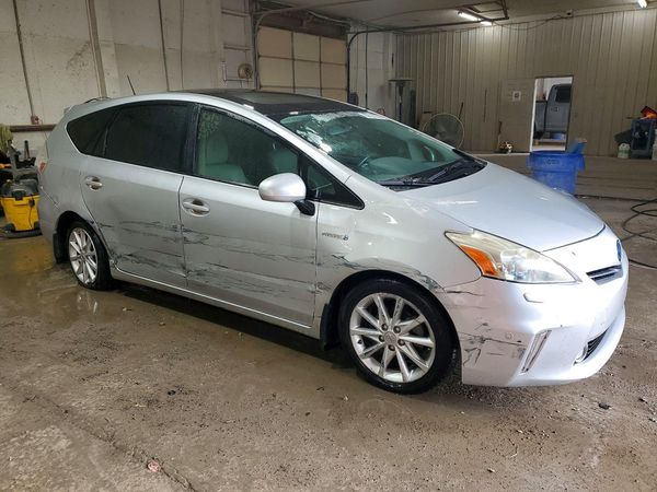 2013 TOYOTA PRIUS — Passenger 3/4