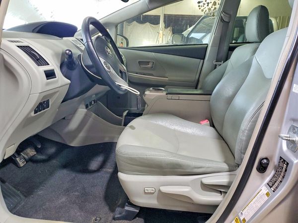 2013 TOYOTA PRIUS — DENT
