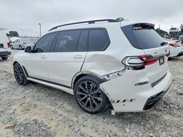 2022 BMW X7 M50i