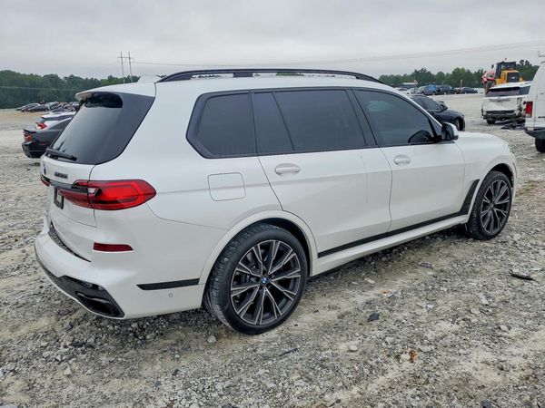 2022 BMW X7 M50i