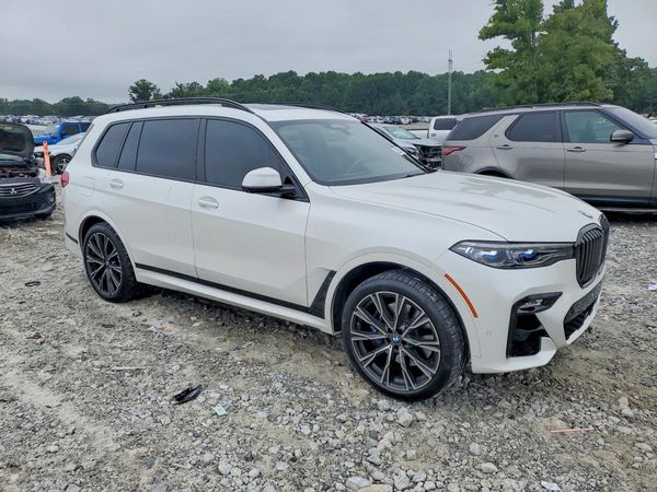 2022 BMW X7 M50i