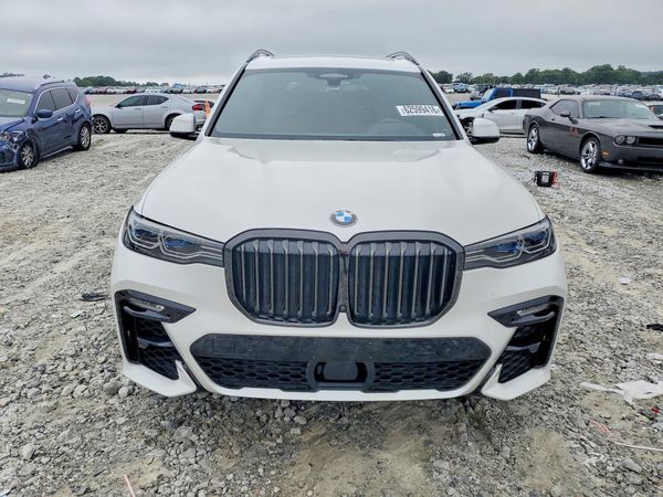 2022 BMW X7 M50i