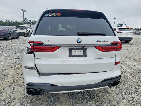 2022 BMW X7 M50i
