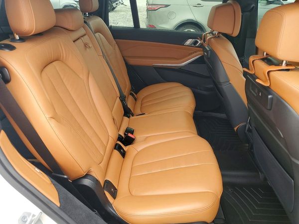 2022 BMW X7 M50i