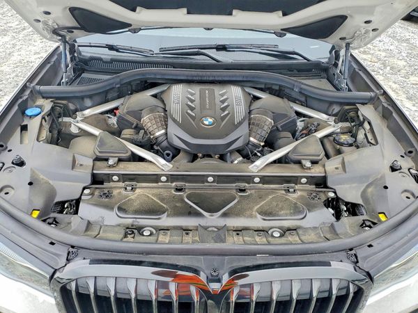2022 BMW X7 M50i