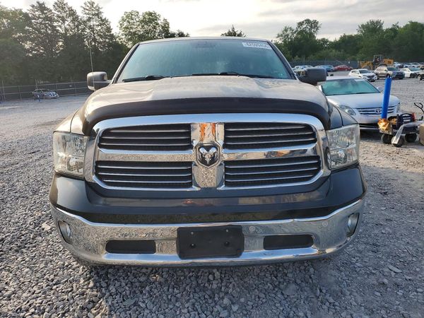 2016 RAM 1500 SLT QUAD CAB 4X4