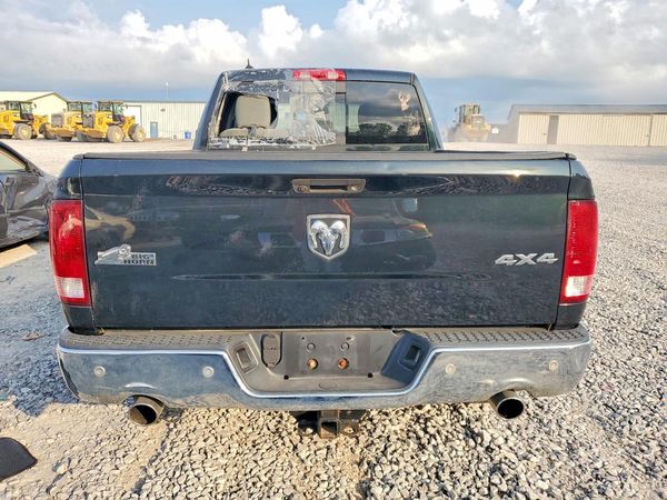 2016 RAM 1500 SLT QUAD CAB 4X4
