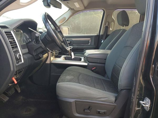 2016 RAM 1500 SLT QUAD CAB 4X4