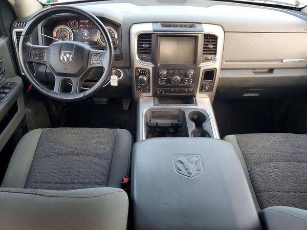 2016 RAM 1500 SLT QUAD CAB 4X4