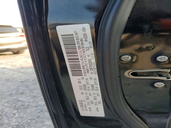 2016 RAM 1500 SLT QUAD CAB 4X4
