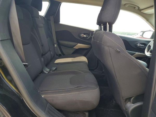 2017 JEEP CHEROKEE LATITUDE FWD